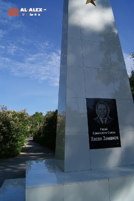 Памятник Герою Советского Союза Хасану Заманову, Североуральск