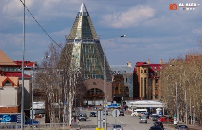 Торгово-деловой центр «Гостиный двор» (Ханты-Мансийск)
