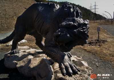 Скульптура «Тигр» (Ханты-Мансийск)
