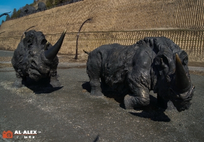 Скульптурная группа «Носороги» (Ханты-Мансийск)